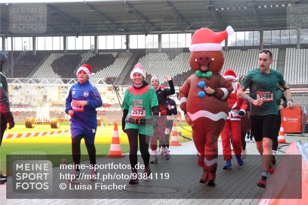 07.12.2025 - St. Pauli X-Mass-Run No. 15 Luisa Fischer http://msf.ph/oto/9384119 07.12.2025 11:28:27 Ziel 108, 2572, 2139, 256, 3599, 407, 776, 790, 1082, 2138, 2139, 2162, 2163, 2164, 2192, 2196, 2567, 2623, 2655, 2930, 2980, 3027, 3057, 3063, 3074, 3599, 3670, 4644, 4653, 4655 meine-sportfotos.de