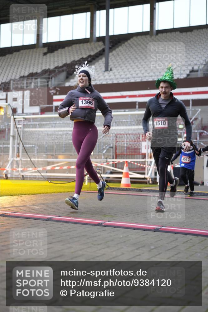 07.12.2025 - St. Pauli X-Mass-Run No. 15 Patografie http://msf.ph/oto/9384120 07.12.2025 10:26:23 Ziel 23, 28, 368, 1396, 1638, 1639, 2068, 2518, 2648, 2649, 2922, 3698, 3699, 4093, 4448, 4460, 4461, 4469, 4481, 4506, 4512, 4529, 4532, 4699, 4703, 4709, 5010 meine-sportfotos.de