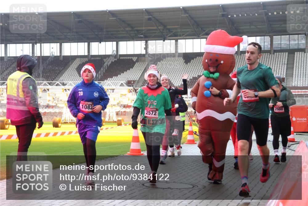 07.12.2025 - St. Pauli X-Mass-Run No. 15 Luisa Fischer http://msf.ph/oto/9384122 07.12.2025 11:28:27 Ziel 20, 1082, 2572, 139, 2980, 407, 776, 790, 1082, 2138, 2139, 2162, 2163, 2164, 2192, 2196, 2567, 2623, 2655, 2930, 2980, 3027, 3057, 3063, 3074, 3599, 3670, 4644, 4653, 4655 meine-sportfotos.de
