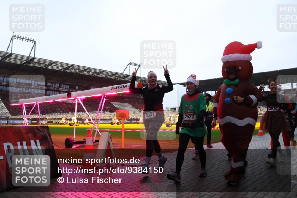 07.12.2025 - St. Pauli X-Mass-Run No. 15 Luisa Fischer http://msf.ph/oto/9384150 07.12.2025 11:28:31 Ziel 3027, 2572, 2930, 407, 776, 790, 1082, 2138, 2139, 2162, 2163, 2164, 2192, 2196, 2567, 2623, 2655, 2930, 2980, 3027, 3057, 3063, 3074, 3599, 3670, 4644, 4653, 4655 meine-sportfotos.de