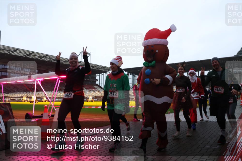 07.12.2025 - St. Pauli X-Mass-Run No. 15 Luisa Fischer http://msf.ph/oto/9384152 07.12.2025 11:28:31 Ziel 2930, 3027, 2572, 2567, 2980, 5, 407, 776, 790, 1082, 2138, 2139, 2162, 2163, 2164, 2192, 2196, 2567, 2623, 2655, 2930, 2980, 3027, 3057, 3063, 3074, 3599, 3670, 4644, 4653, 4655 meine-sportfotos.de