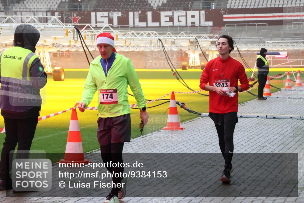 07.12.2025 - St. Pauli X-Mass-Run No. 15 Luisa Fischer http://msf.ph/oto/9384153 07.12.2025 10:14:39 Ziel 15, 174, 1, 3243, 174, 352, 1158, 2564, 2617, 2618, 2864, 2951, 3243, 4371, 4489, 4502, 4526, 4545 meine-sportfotos.de