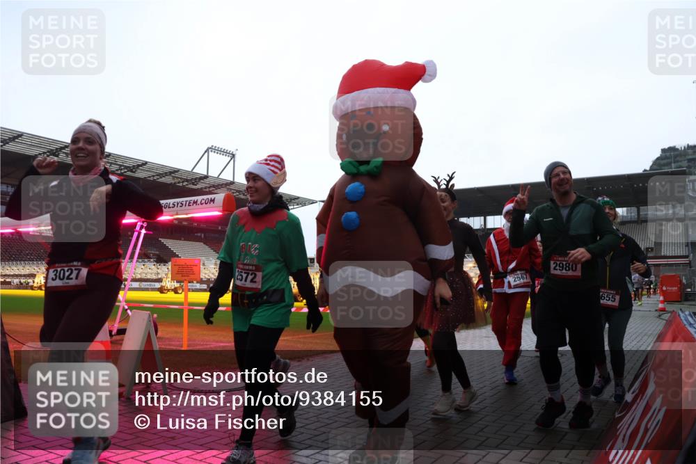 07.12.2025 - St. Pauli X-Mass-Run No. 15 Luisa Fischer http://msf.ph/oto/9384155 07.12.2025 11:28:31 Ziel 3027, 5, 2572, 2567, 2980, 655, 407, 776, 790, 1082, 2138, 2139, 2162, 2163, 2164, 2192, 2196, 2567, 2623, 2655, 2930, 2980, 3027, 3057, 3063, 3074, 3599, 3670, 4644, 4653, 4655 meine-sportfotos.de