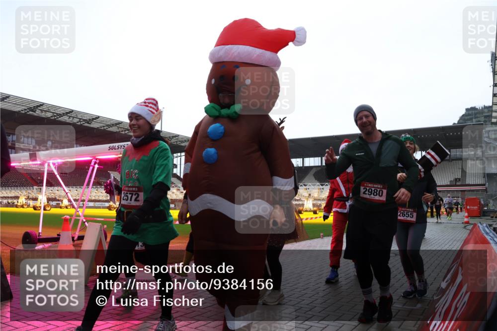 07.12.2025 - St. Pauli X-Mass-Run No. 15 Luisa Fischer http://msf.ph/oto/9384156 07.12.2025 11:28:32 Ziel 2572, 1, 2980, 2655, 407, 776, 790, 1082, 2138, 2139, 2162, 2163, 2164, 2192, 2196, 2567, 2623, 2655, 2808, 2845, 2930, 2980, 3027, 3057, 3063, 3074, 3599, 3670, 4644, 4653, 4655 meine-sportfotos.de