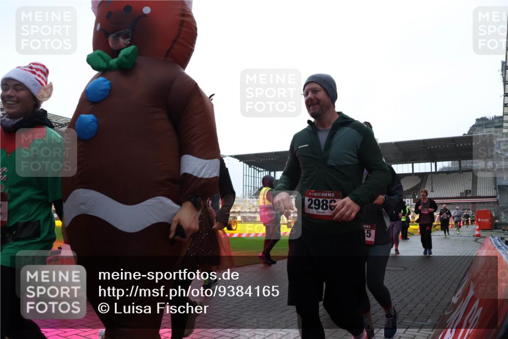 07.12.2025 - St. Pauli X-Mass-Run No. 15 Luisa Fischer http://msf.ph/oto/9384165 07.12.2025 11:28:32 Ziel 15, 2986, 5, 407, 776, 790, 1082, 2138, 2139, 2162, 2163, 2164, 2192, 2196, 2567, 2623, 2655, 2808, 2845, 2930, 2980, 3027, 3057, 3063, 3074, 3599, 3670, 4644, 4653, 4655 meine-sportfotos.de