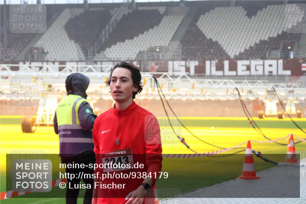 07.12.2025 - St. Pauli X-Mass-Run No. 15 Luisa Fischer http://msf.ph/oto/9384179 07.12.2025 10:14:43 Ziel 15, 3243, 174, 352, 1158, 2564, 2617, 2618, 2864, 2951, 3243, 4371, 4489, 4502, 4508, 4526, 4545 meine-sportfotos.de