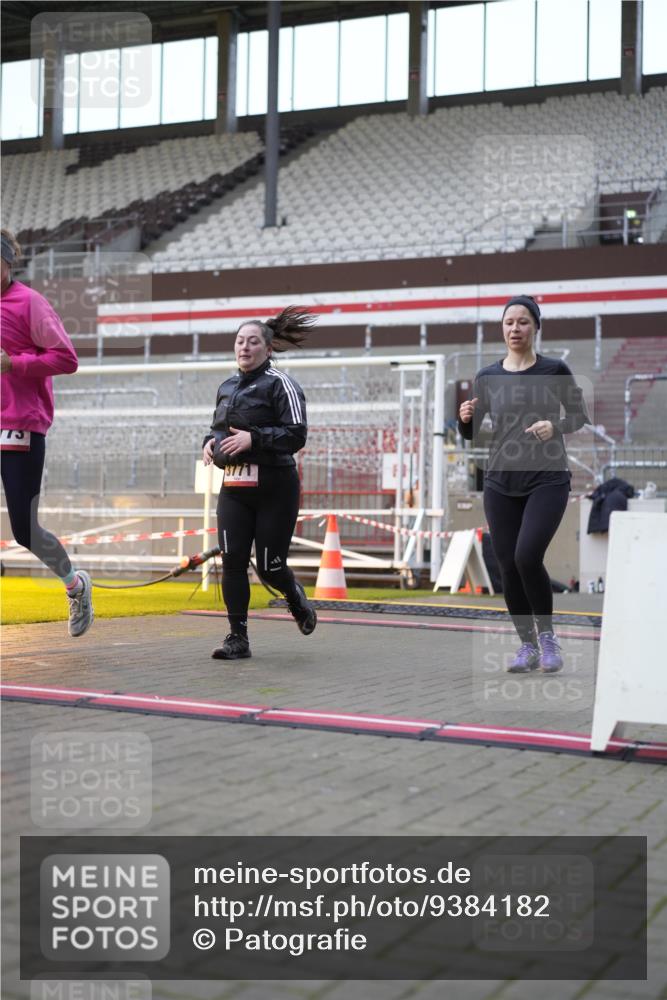 07.12.2025 - St. Pauli X-Mass-Run No. 15 Patografie http://msf.ph/oto/9384182 07.12.2025 10:26:41 Ziel 3771, 3787, 3792, 3828, 4185, 4384, 4705 meine-sportfotos.de