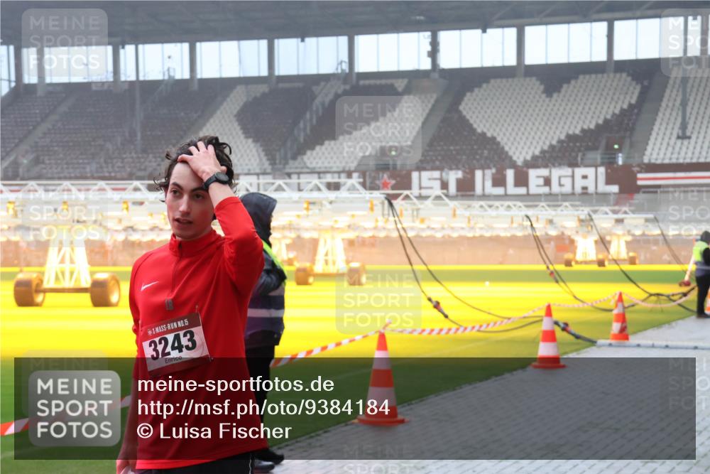 07.12.2025 - St. Pauli X-Mass-Run No. 15 Luisa Fischer http://msf.ph/oto/9384184 07.12.2025 10:14:44 Ziel 15, 3243, 174, 352, 1158, 2564, 2617, 2618, 2864, 2951, 3243, 4371, 4489, 4502, 4508, 4526, 4545 meine-sportfotos.de