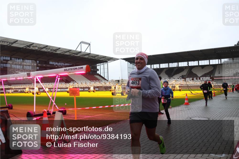07.12.2025 - St. Pauli X-Mass-Run No. 15 Luisa Fischer http://msf.ph/oto/9384193 07.12.2025 11:28:42 Ziel 4653, 163, 1082, 1897, 1917, 1919, 1920, 1921, 2138, 2139, 2162, 2163, 2164, 2192, 2196, 2426, 2427, 2431, 2495, 2655, 2774, 2808, 2845, 2930, 2980, 3027, 3057, 3063, 3074, 3599, 3670, 4641, 4644, 4653, 4655 meine-sportfotos.de