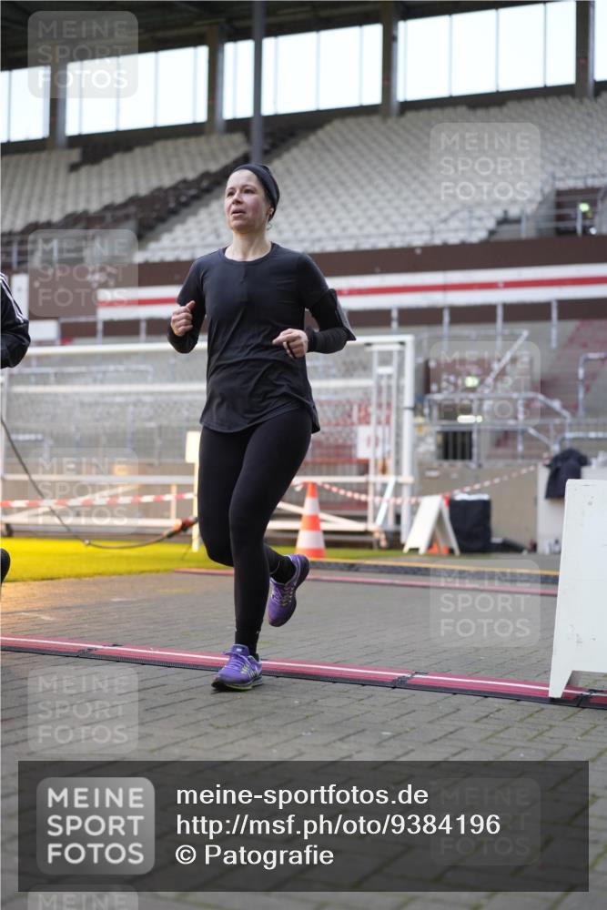 07.12.2025 - St. Pauli X-Mass-Run No. 15 Patografie http://msf.ph/oto/9384196 07.12.2025 10:26:42 Ziel 3771, 3787, 3792, 3828, 4185, 4384, 4705 meine-sportfotos.de