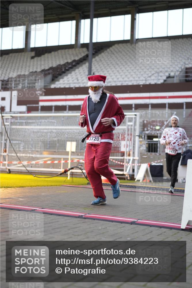 07.12.2025 - St. Pauli X-Mass-Run No. 15 Patografie http://msf.ph/oto/9384223 07.12.2025 10:26:57 Ziel 159, 1468, 1472, 3720, 3771, 3787, 4334, 4353, 4384 meine-sportfotos.de
