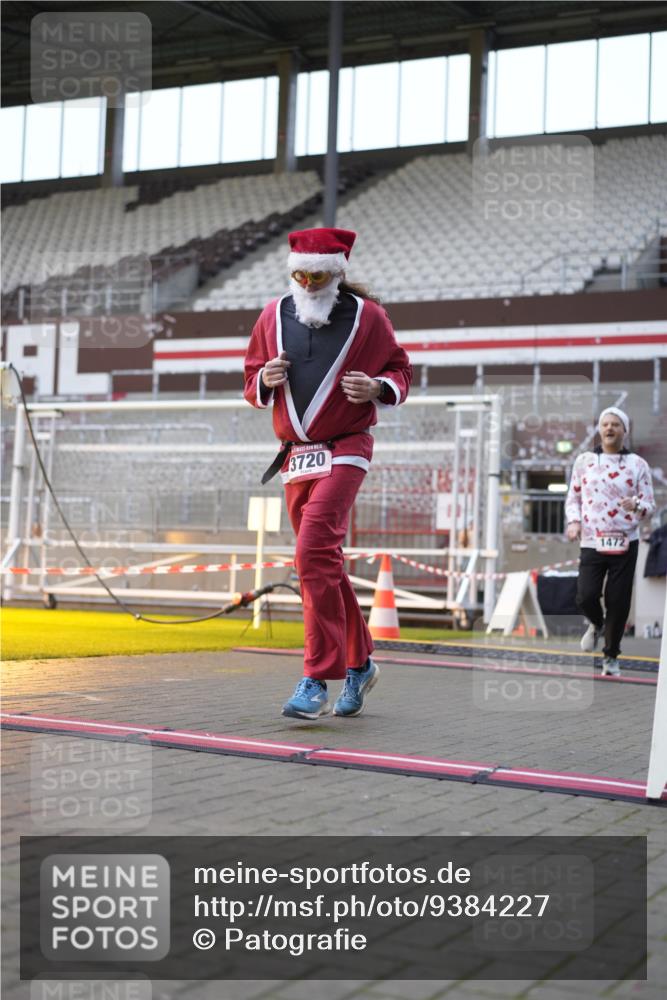07.12.2025 - St. Pauli X-Mass-Run No. 15 Patografie http://msf.ph/oto/9384227 07.12.2025 10:26:57 Ziel 159, 1468, 1472, 3720, 3771, 3787, 4334, 4353, 4384 meine-sportfotos.de