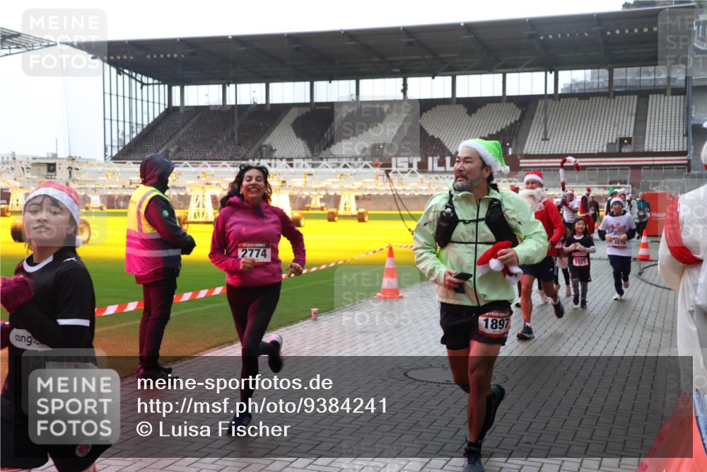 07.12.2025 - St. Pauli X-Mass-Run No. 15 Luisa Fischer http://msf.ph/oto/9384241 07.12.2025 11:29:08 Ziel 2774, 1897, 1921, 4818, 1897, 1917, 1919, 1920, 1921, 2038, 2162, 2163, 2164, 2189, 2190, 2383, 2426, 2427, 2431, 2495, 2707, 2709, 2774, 2808, 2845, 3234, 3599, 3670, 4641, 4818, 4832, 4837, 4838 meine-sportfotos.de