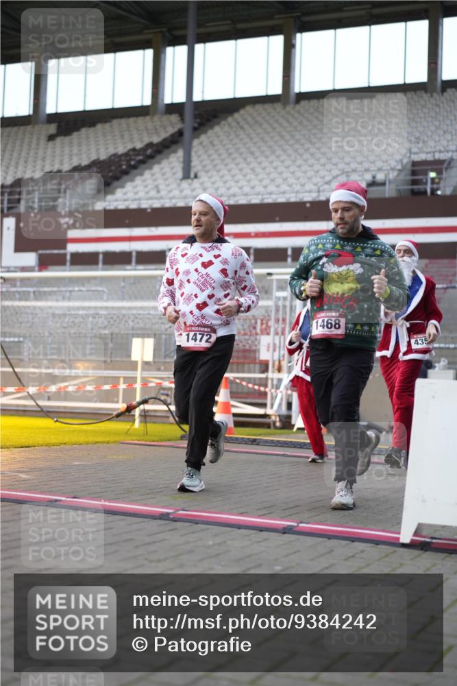 07.12.2025 - St. Pauli X-Mass-Run No. 15 Patografie http://msf.ph/oto/9384242 07.12.2025 10:26:59 Ziel 159, 1468, 1472, 3720, 4334, 4353, 4384 meine-sportfotos.de