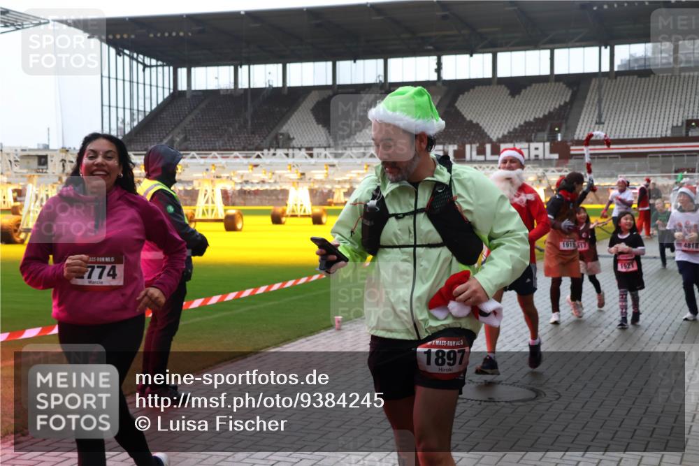 07.12.2025 - St. Pauli X-Mass-Run No. 15 Luisa Fischer http://msf.ph/oto/9384245 07.12.2025 11:29:08 Ziel 15, 774, 1897, 1919, 517, 1921, 4818, 1897, 1917, 1919, 1920, 1921, 2038, 2162, 2163, 2164, 2189, 2190, 2383, 2426, 2427, 2431, 2495, 2707, 2709, 2774, 2808, 2845, 3234, 3599, 3670, 4641, 4818, 4832, 4837, 4838 meine-sportfotos.de