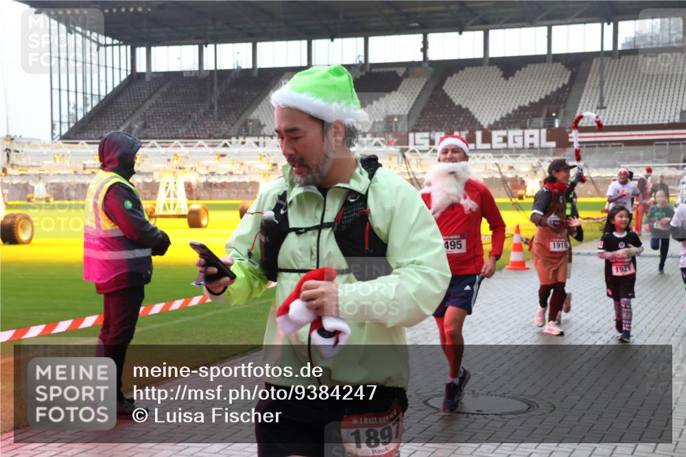 07.12.2025 - St. Pauli X-Mass-Run No. 15 Luisa Fischer http://msf.ph/oto/9384247 07.12.2025 11:29:09 Ziel 189, 495, 1919, 1921, 2707, 1897, 1917, 1919, 1920, 1921, 2038, 2162, 2163, 2164, 2189, 2190, 2383, 2426, 2427, 2431, 2495, 2707, 2709, 2774, 2808, 2845, 3234, 3599, 3670, 4641, 4818, 4832, 4837, 4838 meine-sportfotos.de