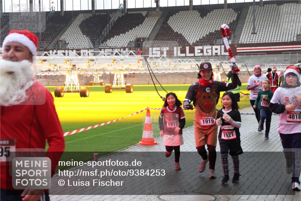 07.12.2025 - St. Pauli X-Mass-Run No. 15 Luisa Fischer http://msf.ph/oto/9384253 07.12.2025 11:29:10 Ziel 95, 1917, 1919, 1921, 2707, 4818, 1897, 1917, 1919, 1920, 1921, 2038, 2162, 2163, 2164, 2189, 2190, 2383, 2426, 2427, 2431, 2495, 2707, 2709, 2774, 2808, 2845, 3234, 3599, 3670, 4641, 4818, 4832, 4837, 4838 meine-sportfotos.de