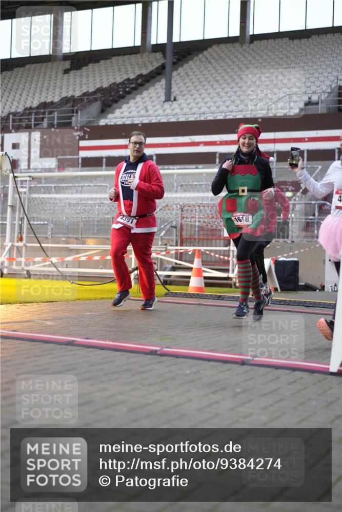 07.12.2025 - St. Pauli X-Mass-Run No. 15 Patografie http://msf.ph/oto/9384274 07.12.2025 10:27:04 Ziel 159, 1317, 1468, 1472, 1618, 3720, 4225, 4334, 4353, 4391, 4409, 4410 meine-sportfotos.de