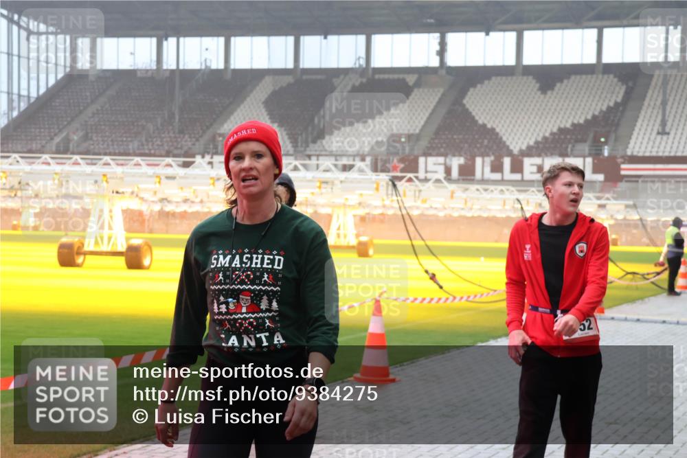07.12.2025 - St. Pauli X-Mass-Run No. 15 Luisa Fischer http://msf.ph/oto/9384275 07.12.2025 10:14:51 Ziel 52, 52, 174, 352, 1158, 2564, 2617, 2618, 2864, 3243, 3481, 3565, 4489, 4502, 4508, 4526, 4545 meine-sportfotos.de