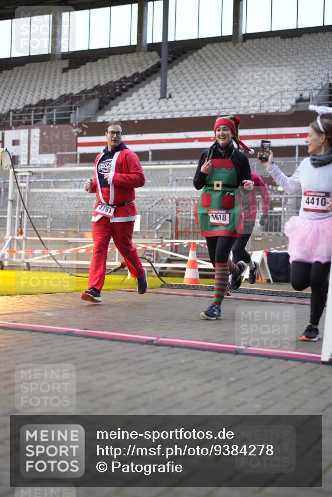 07.12.2025 - St. Pauli X-Mass-Run No. 15 Patografie http://msf.ph/oto/9384278 07.12.2025 10:27:04 Ziel 159, 1317, 1468, 1472, 1618, 3720, 4225, 4334, 4353, 4391, 4409, 4410 meine-sportfotos.de