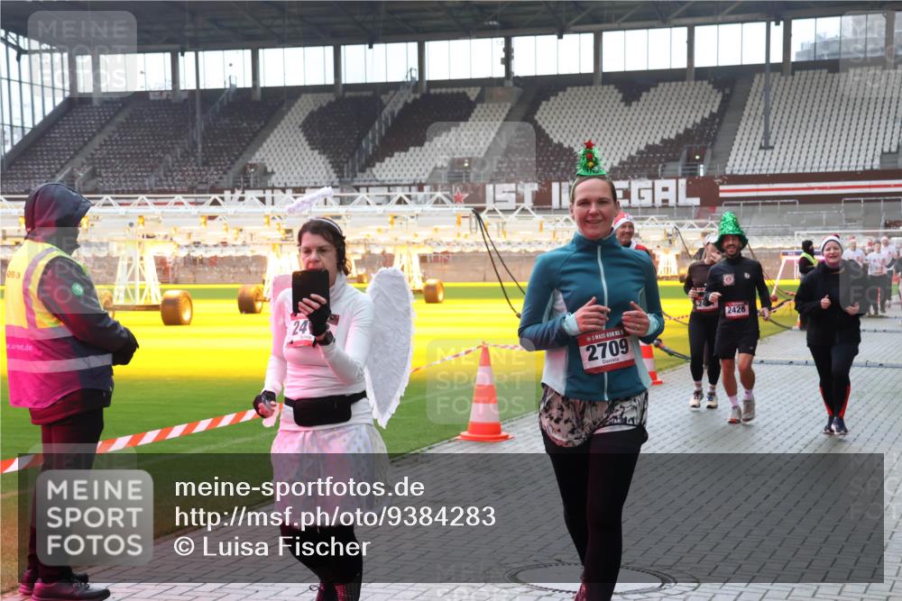 07.12.2025 - St. Pauli X-Mass-Run No. 15 Luisa Fischer http://msf.ph/oto/9384283 07.12.2025 11:29:17 Ziel 24, 2709, 2426, 1897, 1917, 1919, 1920, 1921, 2038, 2189, 2190, 2383, 2426, 2427, 2431, 2495, 2707, 2709, 2774, 2808, 2845, 3234, 4641, 4818, 4832, 4837, 4838 meine-sportfotos.de