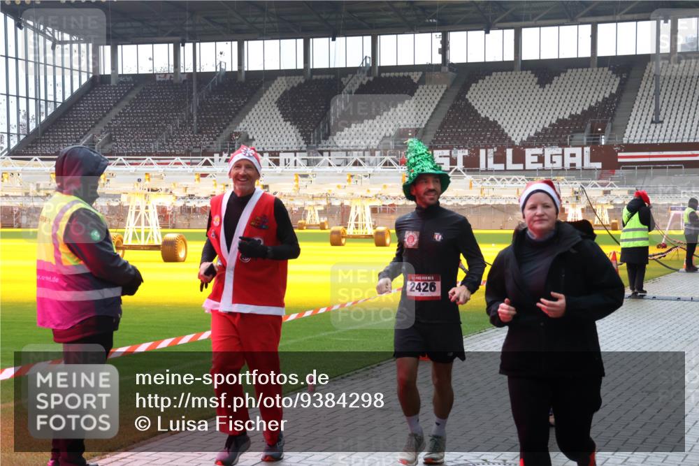 07.12.2025 - St. Pauli X-Mass-Run No. 15 Luisa Fischer http://msf.ph/oto/9384298 07.12.2025 11:29:20 Ziel 2426, 1897, 1917, 1919, 1920, 1921, 2038, 2189, 2190, 2383, 2426, 2427, 2431, 2495, 2707, 2709, 2774, 2808, 2845, 3234, 3235, 3236, 4641, 4818, 4832, 4837, 4838 meine-sportfotos.de