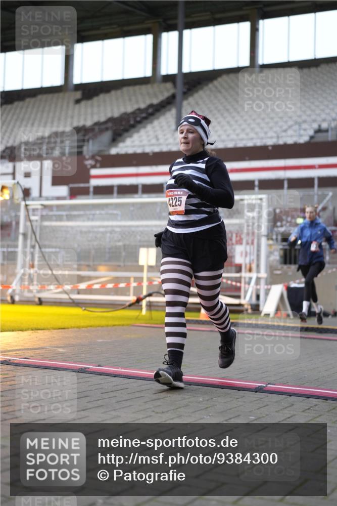 07.12.2025 - St. Pauli X-Mass-Run No. 15 Patografie http://msf.ph/oto/9384300 07.12.2025 10:27:07 Ziel 159, 1312, 1317, 1468, 1472, 1618, 3720, 4225, 4334, 4353, 4391, 4409, 4410 meine-sportfotos.de