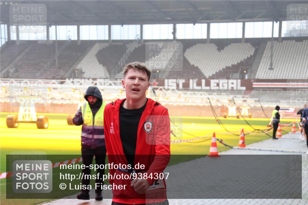 07.12.2025 - St. Pauli X-Mass-Run No. 15 Luisa Fischer http://msf.ph/oto/9384307 07.12.2025 10:14:54 Ziel 174, 352, 1158, 2564, 2617, 2618, 2864, 3243, 3481, 3565, 4489, 4502, 4508, 4526, 4545 meine-sportfotos.de