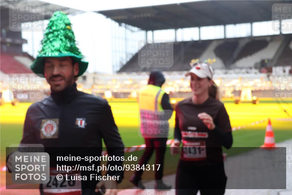 07.12.2025 - St. Pauli X-Mass-Run No. 15 Luisa Fischer http://msf.ph/oto/9384317 07.12.2025 11:29:22 Ziel 2426, 9431, 666, 861, 1897, 1917, 1919, 1920, 1921, 2038, 2189, 2190, 2383, 2426, 2427, 2431, 2495, 2676, 2707, 2709, 2774, 3234, 3235, 3236, 4392, 4432, 4452, 4641, 4818, 4832, 4837, 4838 meine-sportfotos.de