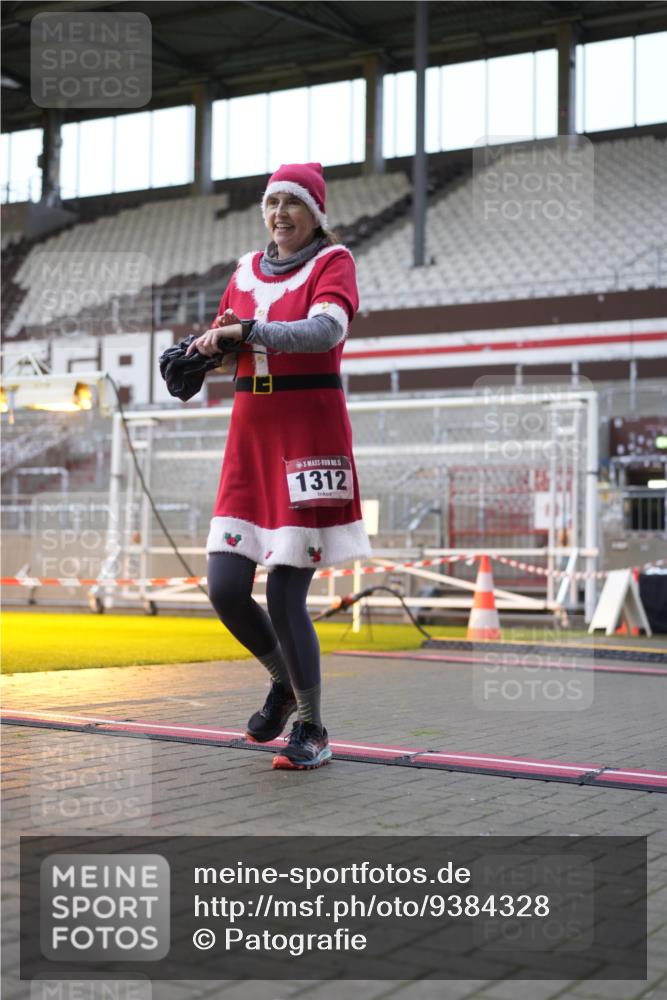 07.12.2025 - St. Pauli X-Mass-Run No. 15 Patografie http://msf.ph/oto/9384328 07.12.2025 10:27:10 Ziel 1312, 1317, 1468, 1472, 1618, 3571, 3720, 4225, 4334, 4353, 4391, 4409, 4410 meine-sportfotos.de
