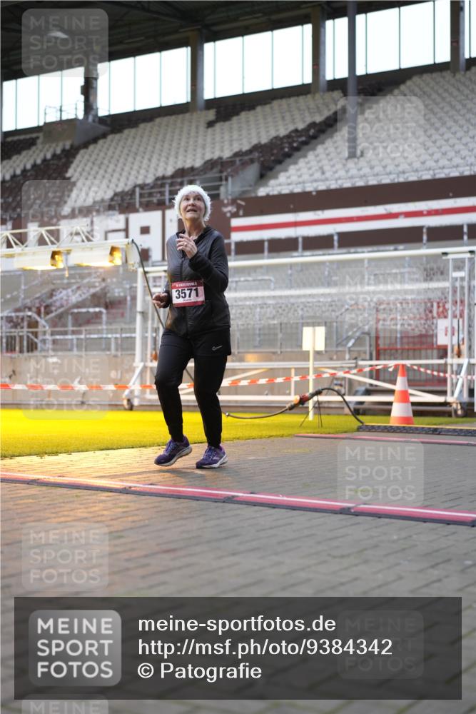 07.12.2025 - St. Pauli X-Mass-Run No. 15 Patografie http://msf.ph/oto/9384342 07.12.2025 10:27:15 Ziel 1312, 1317, 1618, 3571, 3714, 3715, 4225, 4334, 4353, 4391, 4409, 4410, 4435 meine-sportfotos.de
