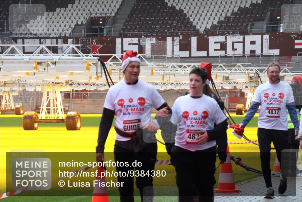 07.12.2025 - St. Pauli X-Mass-Run No. 15 Luisa Fischer http://msf.ph/oto/9384380 07.12.2025 11:29:39 Ziel 19, 482, 4837, 861, 1759, 2038, 2189, 2190, 2213, 2285, 2500, 2522, 2676, 2701, 2702, 2709, 3143, 3144, 3146, 3234, 3235, 3236, 4392, 4432, 4452, 4818, 4837, 4838 meine-sportfotos.de