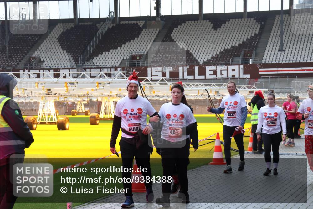 07.12.2025 - St. Pauli X-Mass-Run No. 15 Luisa Fischer http://msf.ph/oto/9384388 07.12.2025 11:29:40 Ziel 48, 4837, 483, 861, 1759, 2038, 2189, 2190, 2213, 2285, 2500, 2522, 2676, 2701, 2702, 2709, 2882, 3143, 3144, 3146, 3235, 3236, 4392, 4432, 4452, 4837, 4838 meine-sportfotos.de