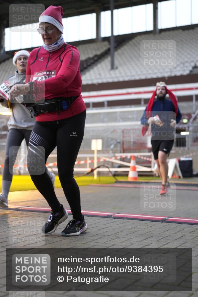 07.12.2025 - St. Pauli X-Mass-Run No. 15 Patografie http://msf.ph/oto/9384395 07.12.2025 10:27:21 Ziel 1312, 1317, 3571, 3714, 3715, 3722, 3723, 3793, 4225, 4409, 4435 meine-sportfotos.de