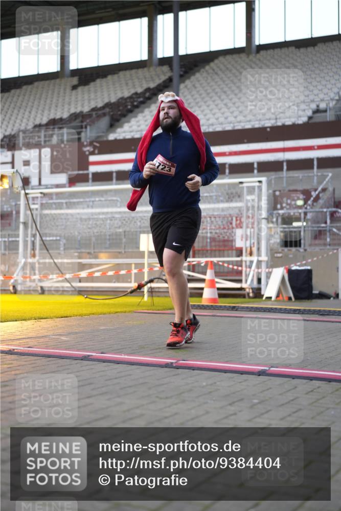 07.12.2025 - St. Pauli X-Mass-Run No. 15 Patografie http://msf.ph/oto/9384404 07.12.2025 10:27:22 Ziel 1312, 1317, 3571, 3714, 3715, 3722, 3723, 3793, 4225, 4435 meine-sportfotos.de