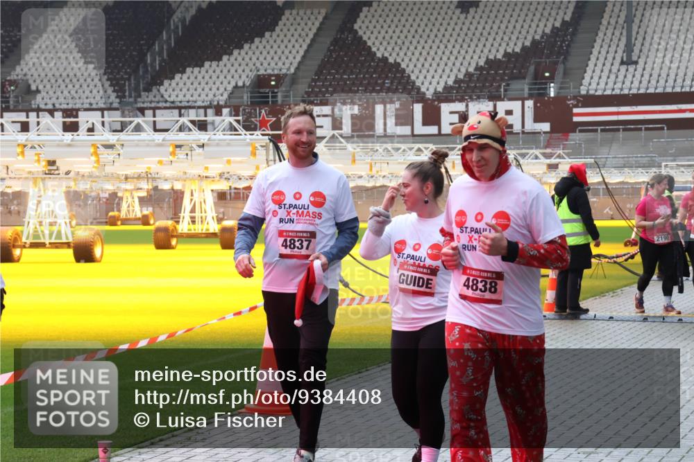 07.12.2025 - St. Pauli X-Mass-Run No. 15 Luisa Fischer http://msf.ph/oto/9384408 07.12.2025 11:29:45 Ziel 15, 4837, 15, 10, 15, 4838, 2190, 861, 1759, 2189, 2190, 2213, 2285, 2500, 2522, 2676, 2701, 2702, 2882, 3143, 3144, 3146, 3235, 3236, 4392, 4432, 4452 meine-sportfotos.de