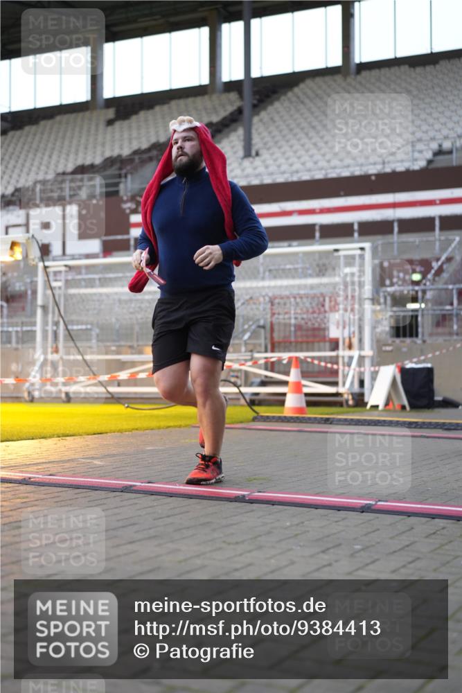 07.12.2025 - St. Pauli X-Mass-Run No. 15 Patografie http://msf.ph/oto/9384413 07.12.2025 10:27:22 Ziel 1312, 1317, 3571, 3714, 3715, 3722, 3723, 3793, 4225, 4435 meine-sportfotos.de