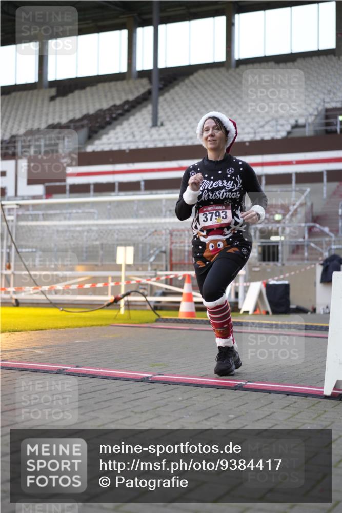 07.12.2025 - St. Pauli X-Mass-Run No. 15 Patografie http://msf.ph/oto/9384417 07.12.2025 10:27:24 Ziel 1312, 1317, 2677, 3154, 3571, 3706, 3707, 3714, 3715, 3722, 3723, 3793, 4435 meine-sportfotos.de