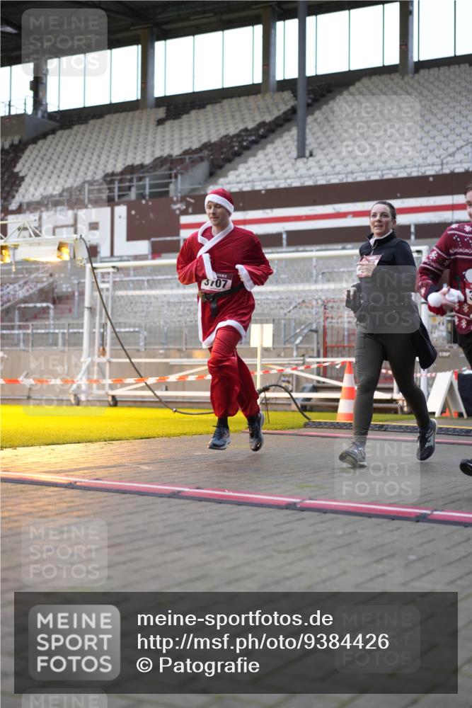 07.12.2025 - St. Pauli X-Mass-Run No. 15 Patografie http://msf.ph/oto/9384426 07.12.2025 10:27:27 Ziel 175, 2677, 3154, 3156, 3571, 3706, 3707, 3714, 3715, 3722, 3723, 3793, 4435 meine-sportfotos.de