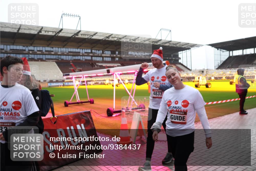 07.12.2025 - St. Pauli X-Mass-Run No. 15 Luisa Fischer http://msf.ph/oto/9384437 07.12.2025 11:29:51 Ziel 15, 4837, 859, 861, 882, 1759, 1922, 1924, 1925, 2213, 2285, 2500, 2522, 2676, 2701, 2702, 2882, 3143, 3144, 3146, 3235, 3236, 4392, 4432, 4452, 4651 meine-sportfotos.de