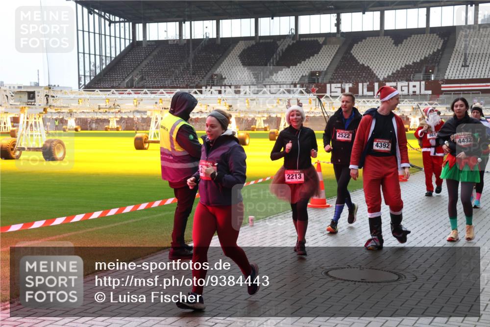 07.12.2025 - St. Pauli X-Mass-Run No. 15 Luisa Fischer http://msf.ph/oto/9384443 07.12.2025 11:29:54 Ziel 2213, 2522, 861, 4432, 4392, 859, 861, 882, 1759, 1922, 1924, 1925, 2213, 2285, 2500, 2522, 2676, 2701, 2702, 2838, 2840, 2882, 3143, 3144, 3146, 3235, 3236, 4392, 4432, 4452, 4651 meine-sportfotos.de
