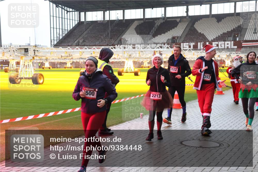 07.12.2025 - St. Pauli X-Mass-Run No. 15 Luisa Fischer http://msf.ph/oto/9384448 07.12.2025 11:29:54 Ziel 500, 2213, 2522, 392, 4432, 859, 861, 882, 1759, 1922, 1924, 1925, 2213, 2285, 2500, 2522, 2676, 2701, 2702, 2838, 2840, 2882, 3143, 3144, 3146, 3235, 3236, 4392, 4432, 4452, 4651 meine-sportfotos.de