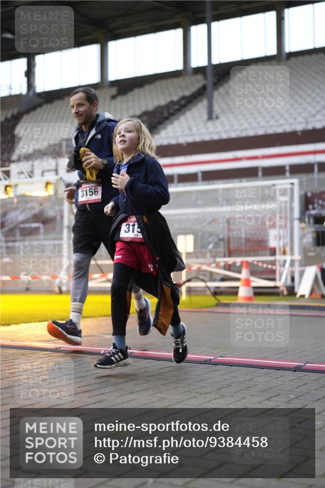 07.12.2025 - St. Pauli X-Mass-Run No. 15 Patografie http://msf.ph/oto/9384458 07.12.2025 10:27:30 Ziel 175, 2060, 2677, 3154, 3156, 3571, 3706, 3707, 3714, 3715, 3722, 3723, 3793, 4435, 4515, 4516 meine-sportfotos.de