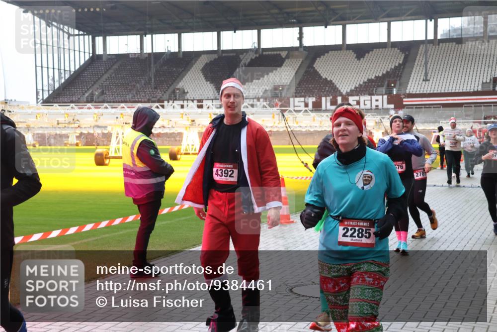 07.12.2025 - St. Pauli X-Mass-Run No. 15 Luisa Fischer http://msf.ph/oto/9384461 07.12.2025 11:29:57 Ziel 4392, 1, 15, 2285, 76, 270, 859, 861, 882, 1759, 1922, 1924, 1925, 2213, 2285, 2500, 2522, 2676, 2701, 2702, 2787, 2838, 2840, 2882, 3143, 3144, 3146, 3235, 3236, 4392, 4432, 4452, 4651, 4839 meine-sportfotos.de