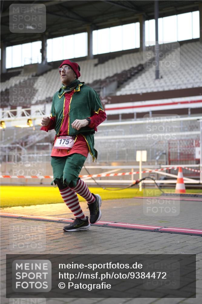 07.12.2025 - St. Pauli X-Mass-Run No. 15 Patografie http://msf.ph/oto/9384472 07.12.2025 10:27:32 Ziel 175, 2060, 2677, 3154, 3156, 3458, 3706, 3707, 3714, 3715, 3722, 3723, 3793, 4383, 4435, 4515, 4516 meine-sportfotos.de
