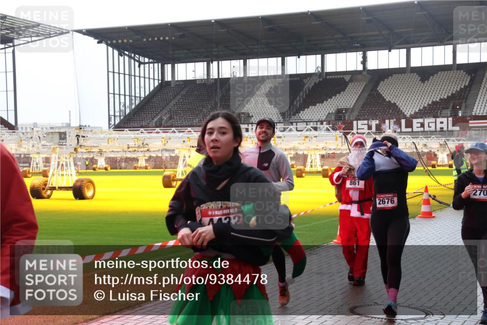 07.12.2025 - St. Pauli X-Mass-Run No. 15 Luisa Fischer http://msf.ph/oto/9384478 07.12.2025 11:29:59 Ziel 15, 4432, 861, 2676, 270, 859, 861, 882, 1759, 1922, 1924, 1925, 2213, 2285, 2500, 2522, 2676, 2701, 2702, 2787, 2838, 2840, 2882, 3143, 3144, 3146, 3235, 3236, 4392, 4432, 4452, 4651, 4839 meine-sportfotos.de