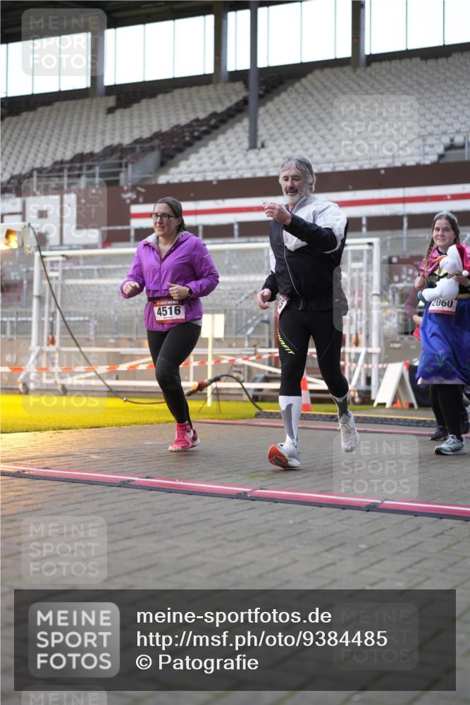 07.12.2025 - St. Pauli X-Mass-Run No. 15 Patografie http://msf.ph/oto/9384485 07.12.2025 10:27:35 Ziel 175, 2060, 2101, 2188, 2677, 3154, 3156, 3458, 3706, 3707, 3722, 3723, 3793, 4383, 4435, 4462, 4463, 4515, 4516 meine-sportfotos.de