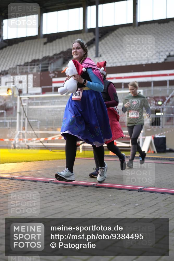 07.12.2025 - St. Pauli X-Mass-Run No. 15 Patografie http://msf.ph/oto/9384495 07.12.2025 10:27:36 Ziel 175, 2060, 2101, 2188, 2677, 3154, 3156, 3458, 3706, 3707, 3713, 3722, 3723, 3793, 4383, 4462, 4463, 4515, 4516 meine-sportfotos.de