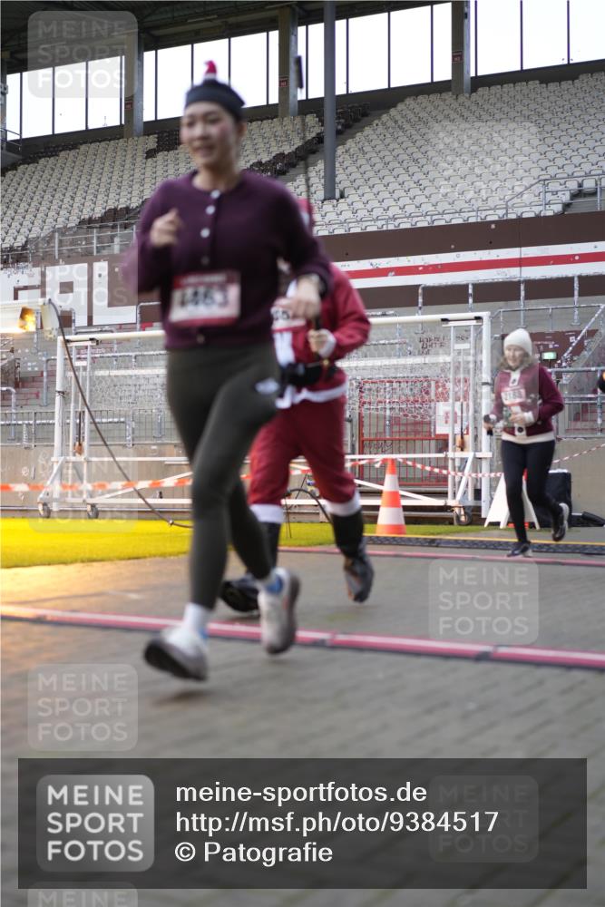 07.12.2025 - St. Pauli X-Mass-Run No. 15 Patografie http://msf.ph/oto/9384517 07.12.2025 10:27:38 Ziel 175, 2060, 2101, 2188, 2677, 3154, 3156, 3458, 3706, 3707, 3713, 3793, 4383, 4462, 4463, 4515, 4516 meine-sportfotos.de