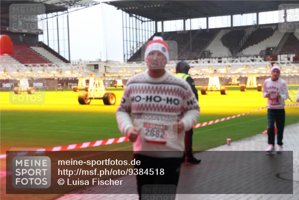 07.12.2025 - St. Pauli X-Mass-Run No. 15 Luisa Fischer http://msf.ph/oto/9384518 07.12.2025 11:30:05 Ziel 2882, 859, 861, 882, 1759, 1922, 1924, 1925, 1941, 2213, 2285, 2500, 2522, 2676, 2701, 2702, 2787, 2838, 2840, 2882, 3143, 3144, 3146, 3235, 3236, 3303, 4392, 4432, 4452, 4651, 4839 meine-sportfotos.de